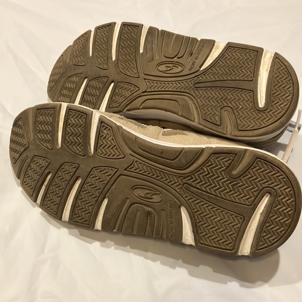 EUC Sz 9W Dr Scholls “Aster” suede sneakers - Picture 5 of 8
